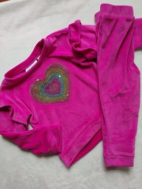 Super Cute Long Sleeve Hot Pink Velour Sweatshirt & Pants | Sequin Heart | 2T